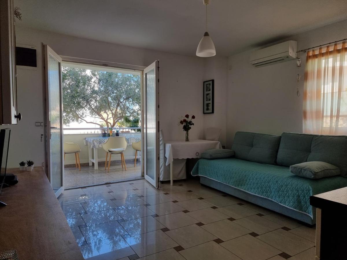 The Golden Grotto Apartments نوفاليا المظهر الخارجي الصورة