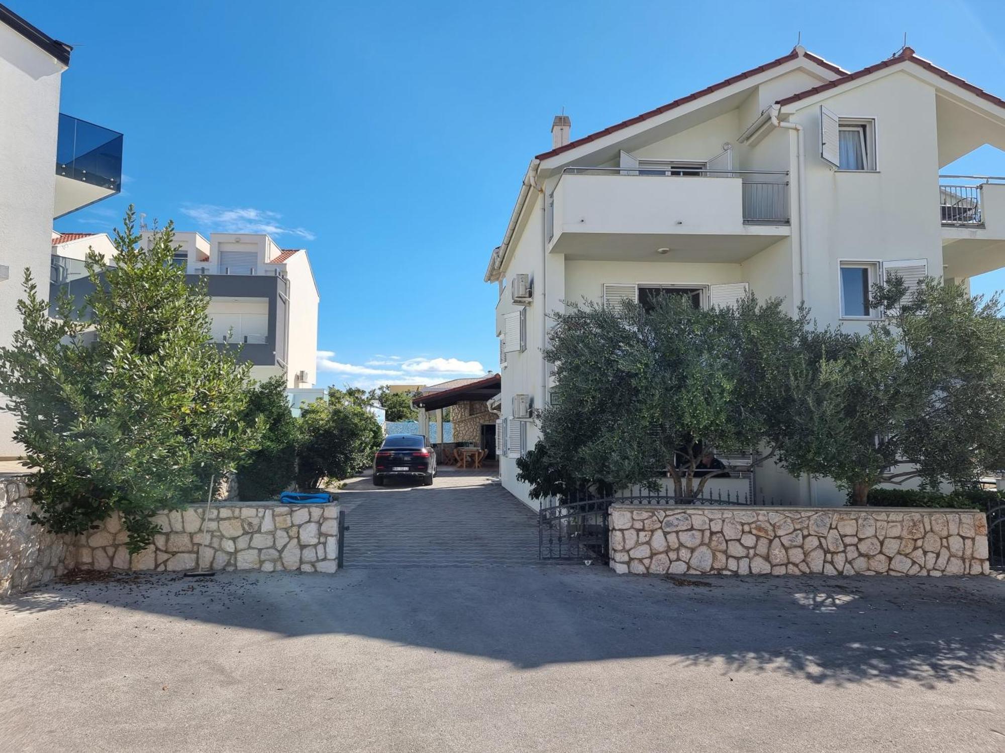 The Golden Grotto Apartments نوفاليا المظهر الخارجي الصورة