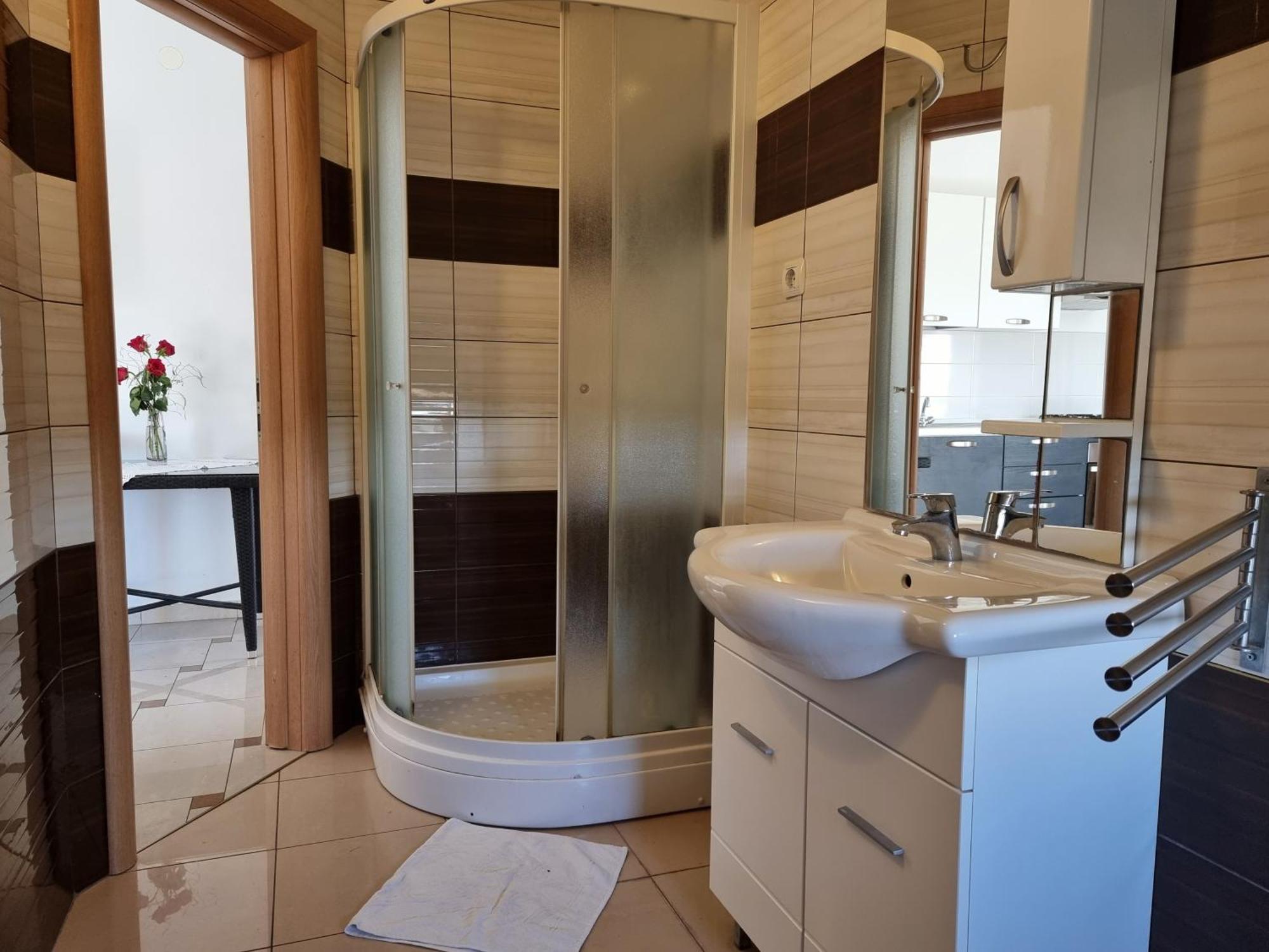 The Golden Grotto Apartments نوفاليا المظهر الخارجي الصورة